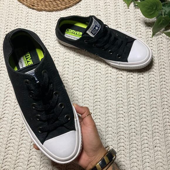 Converse All Star| Chuck Taylor 2 youth kids classic low top sneakers NWOT - Picture 1 of 14